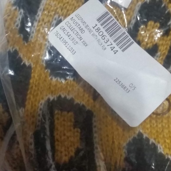 NWT! BCBG Generation Leopard Beanie w/Faux Fur - Picture 4 of 4
